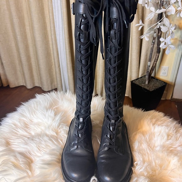 ANTONIO MELANI Shoes - ANTONIO MELANI Black Lace Up Boots Sz9